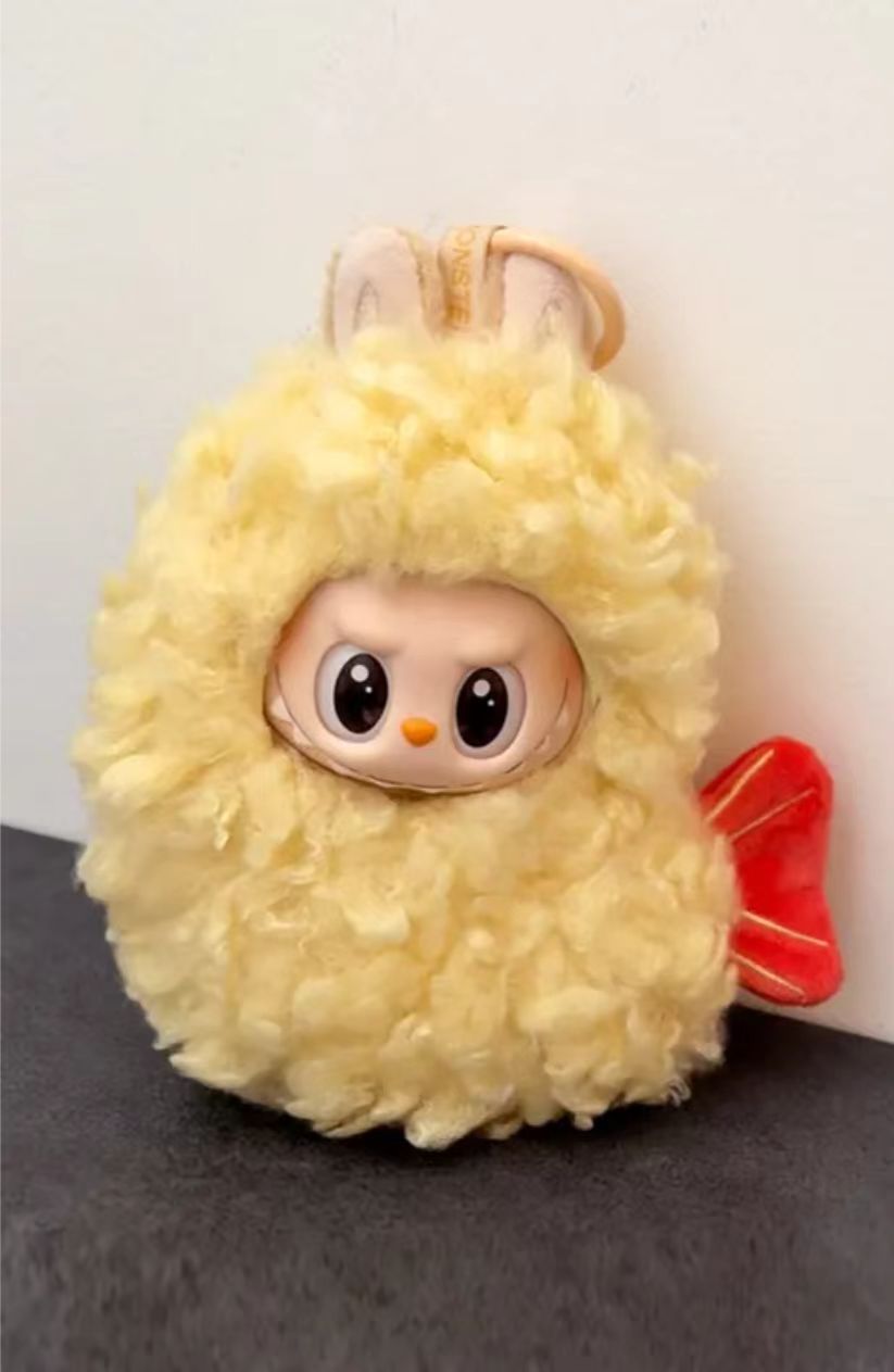 Labubu tempura fried shrimp is super cute and makes people want to have a bite.